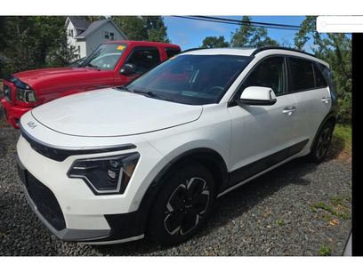 Used 2023 Kia Niro Wave w/ Wave Preserve Package