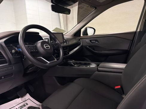 Used 2023 Nissan Rogue S image 6