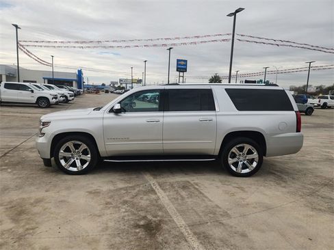 Used 2020 Chevrolet Suburban Premier image 4