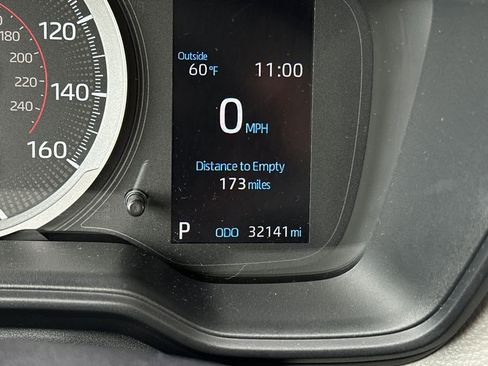 Certified 2022 Toyota Corolla Cross LE image 29