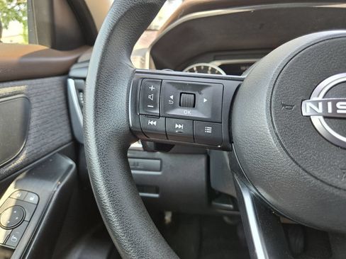 Used 2023 Nissan Rogue S AWD/4WD image 17
