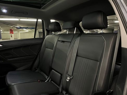 Certified 2024 Volkswagen Tiguan SE image 22