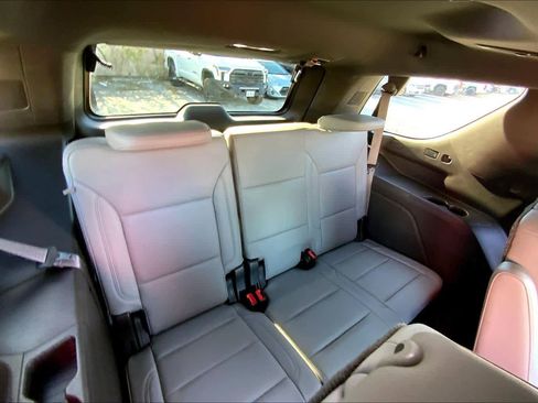 Used 2021 Chevrolet Tahoe Z71 w/ Z71 Signature Package image 34