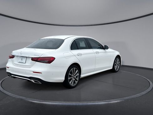 Used 2023 Mercedes-Benz E 350 4MATIC Sedan image 11