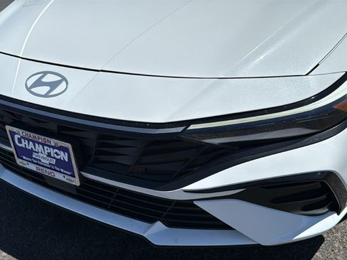 Used 2025 Hyundai Elantra SEL FWD image 9