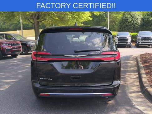 Certified 2023 Chrysler Pacifica Touring-L FWD image 4