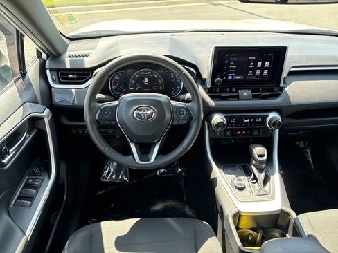 Used 2024 Toyota RAV4 SE w/ Convenience Package AWD/4WD image 20