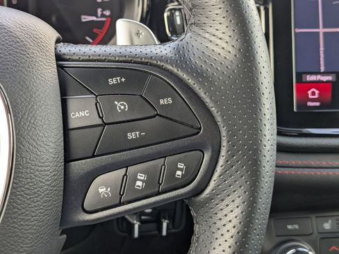 Used 2025 Dodge Durango GT AWD/4WD image 17