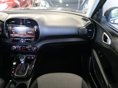 Used 2020 Kia Soul EX FWD image 14