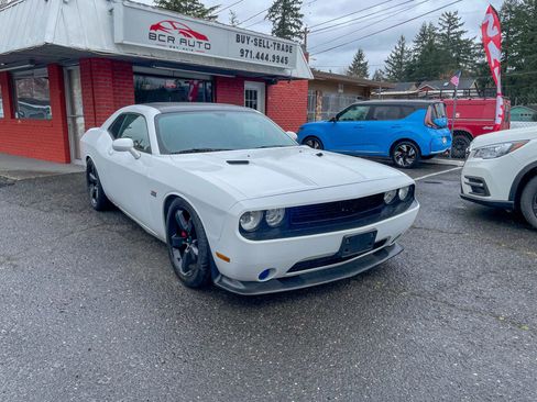 Used 2012 Dodge Challenger SRT8 image 4
