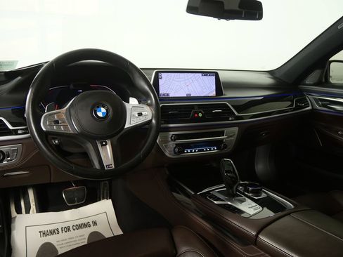 Used 2021 BMW 740i w/ M Sport Package image 17