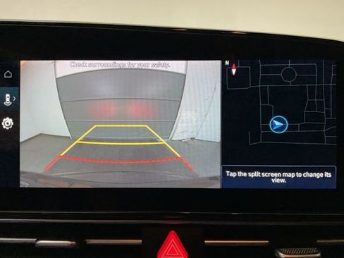 Used 2023 Hyundai Elantra SEL w/ Convenience Package FWD image 18