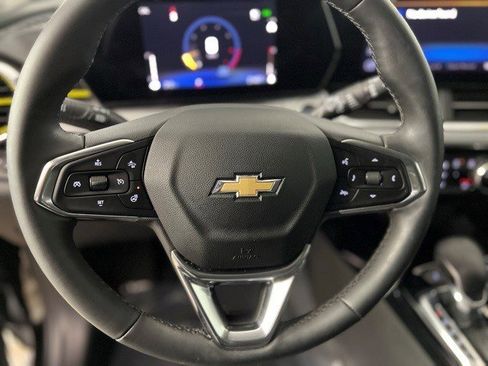 Certified 2025 Chevrolet Trax LT w/ Driver Confidence Package image 7