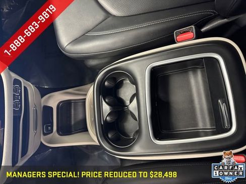 Used 2024 Chrysler Pacifica Limited FWD image 16