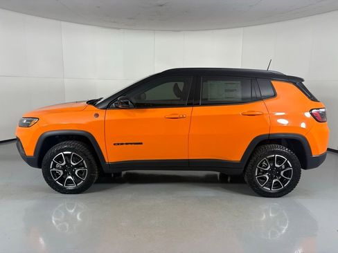 New 2026 Jeep Compass Trailhawk w/ Trailer Tow Group image 5