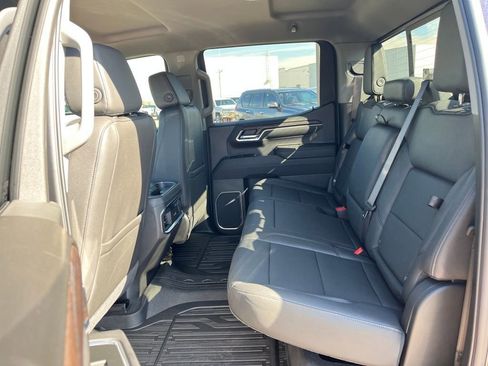 New 2026 GMC Sierra 1500 SLT image 28