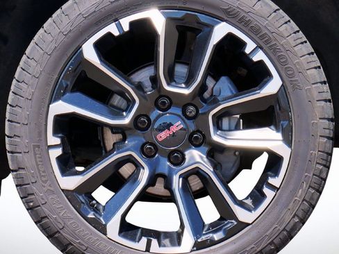 Used 2023 GMC Yukon XL Denali AWD/4WD image 25