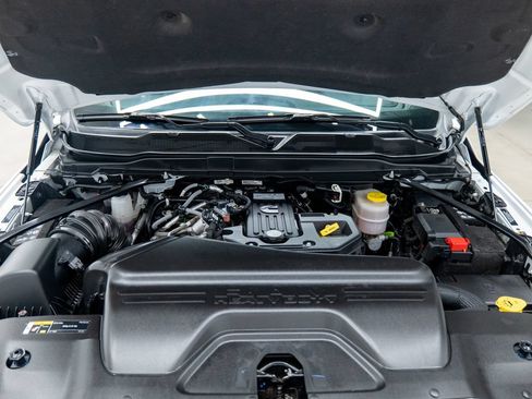 Used 2026 RAM 2500 Laramie AWD/4WD image 59