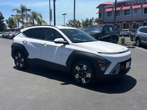 Used 2025 Hyundai Kona SEL FWD image 5