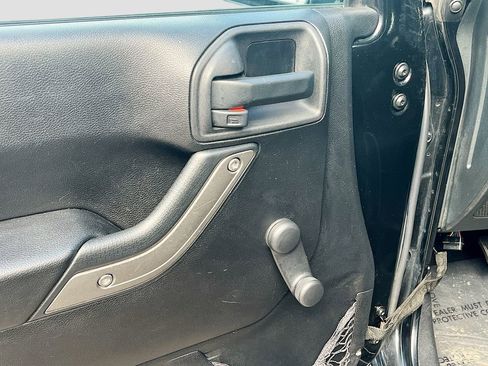 Used 2015 Jeep Wrangler Unlimited Sport w/ Connectivity Group AWD/4WD image 16