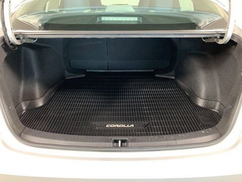 Used 2020 Toyota Corolla LE image 13