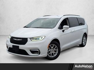 Used 2022 Chrysler Pacifica Touring-L video 1