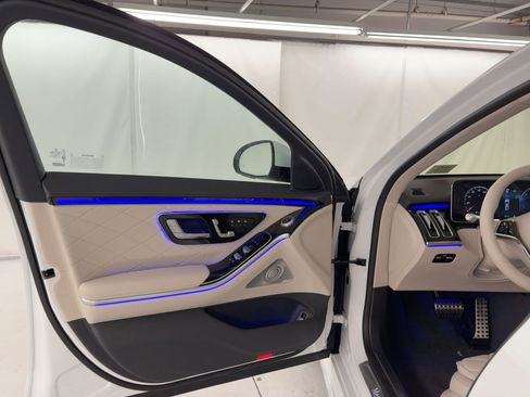 New 2026 Mercedes-Benz S 580e 4MATIC Sedan image 19