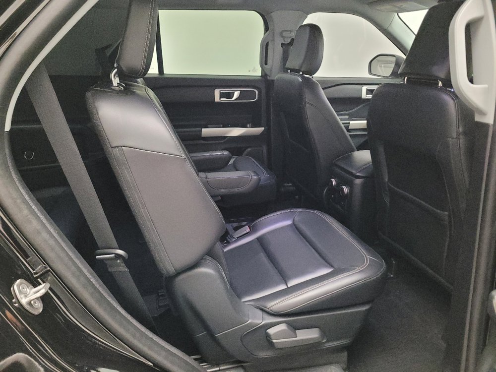 Used 2021 Ford Explorer XLT w/ Equipment Group 202A RWD image 19