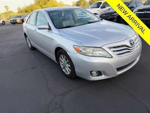 Used 2011 Toyota Camry XLE w/ SE/XLE Extra-Value Pkg FWD image 1