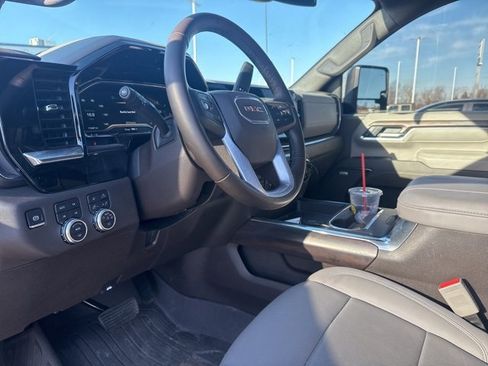 Used 2024 GMC Sierra 2500 SLT w/ SLT Convenience Package image 11