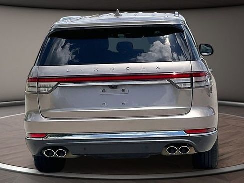 Used 2020 Lincoln Aviator Reserve w/ Elements Package Plus AWD/4WD image 4