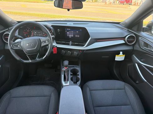 New 2026 Chevrolet Trax RS w/ Sunroof Package FWD image 15