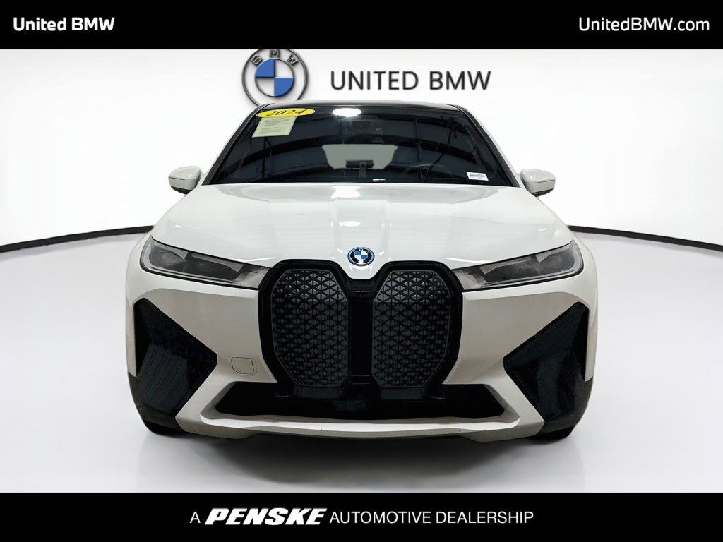 Certified 2024 BMW iX xDrive50 w/ Premium Package AWD/4WD image 2
