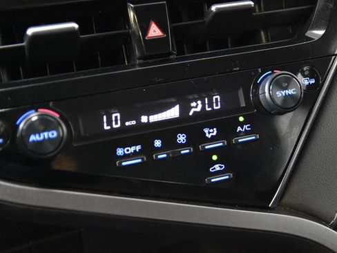 Used 2023 Toyota Camry SE FWD image 27