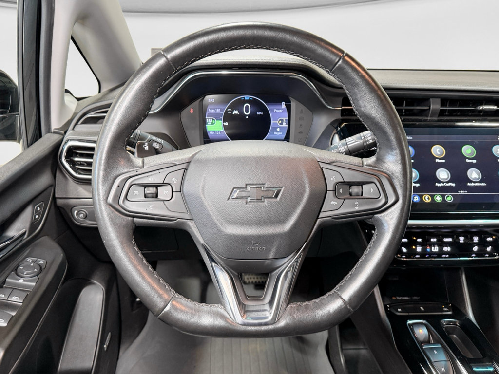 Used 2023 Chevrolet Bolt LT w/ Infotainment Package FWD image 9