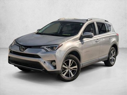 Used 2017 Toyota RAV4 XLE image 1