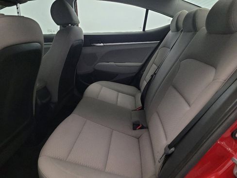 Used 2019 Hyundai Elantra SE FWD image 18
