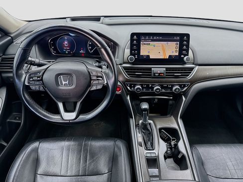Used 2018 Honda Accord Touring image 15