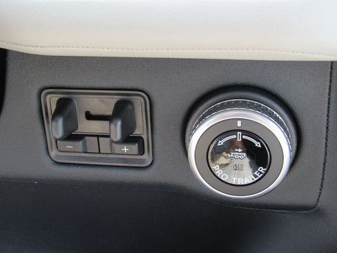 New 2025 Lincoln Navigator Reserve image 23