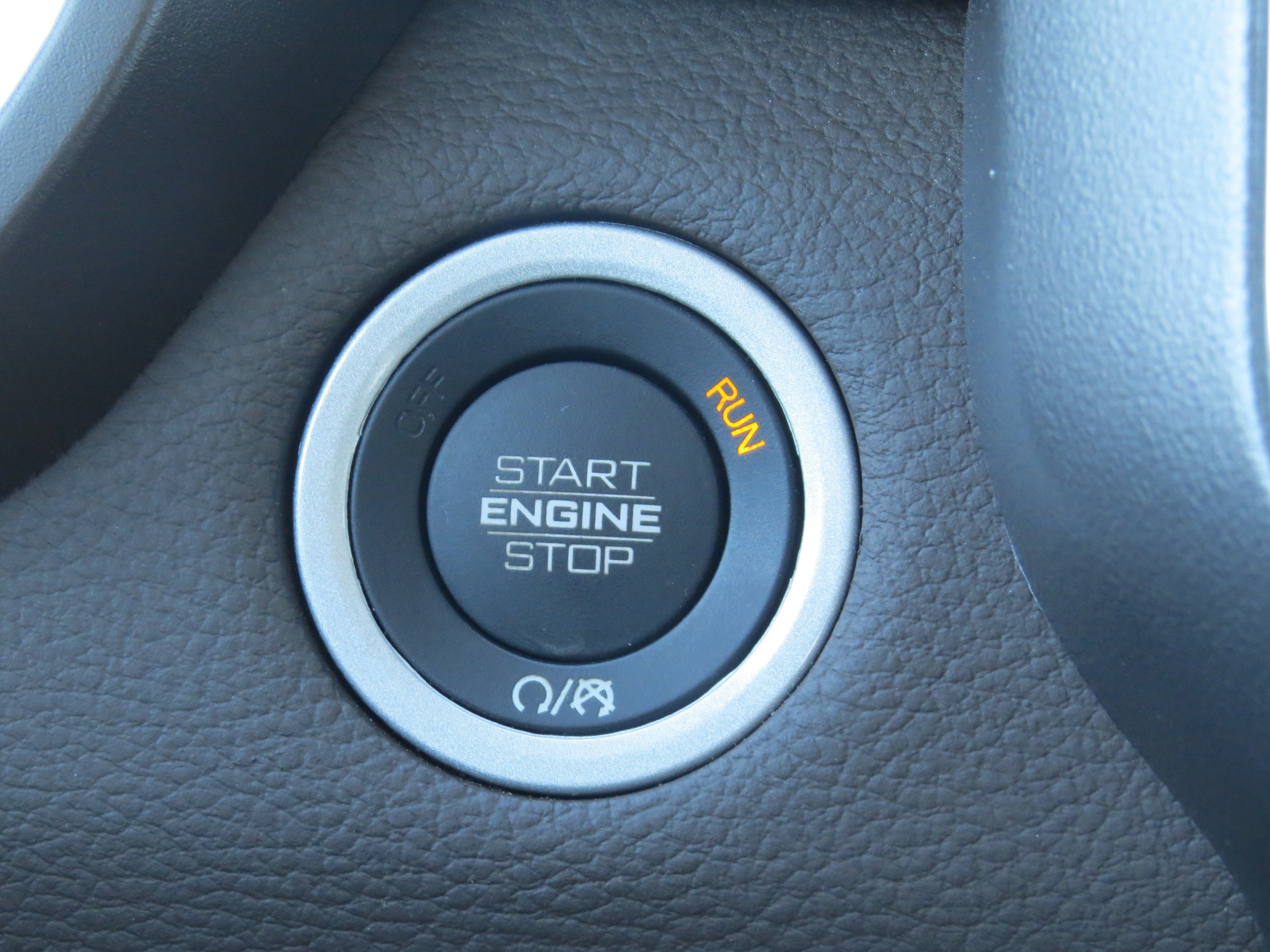 Used 2025 RAM 1500 Laramie AWD/4WD image 23