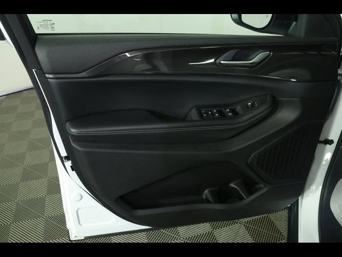 Certified 2023 Jeep Grand Cherokee L Laredo w/ Luxury Tech Group I AWD/4WD image 23