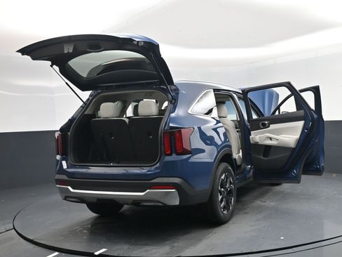 New 2026 Kia Sorento S image 19