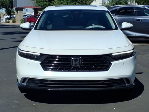 Used 2023 Honda Accord Touring image 2