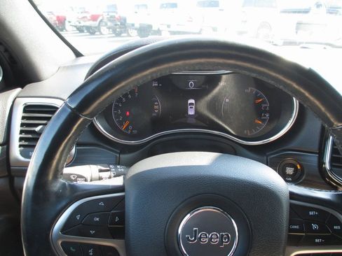 Used 2020 Jeep Grand Cherokee Laredo w/ Quick Order Package 2BN North image 26