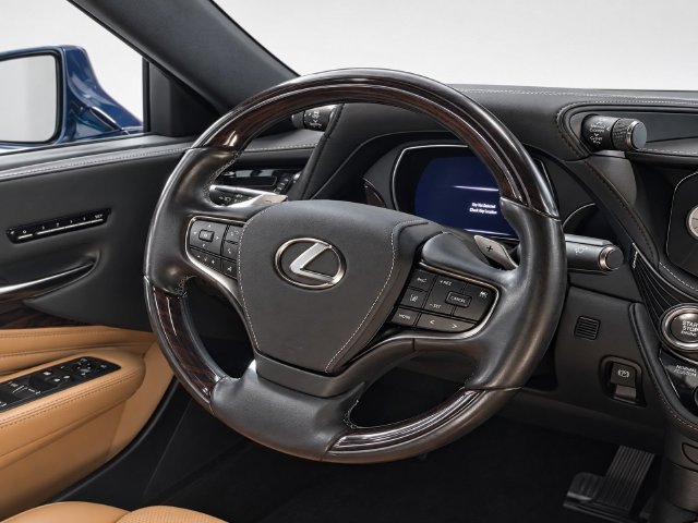 Used 2022 Lexus LS 500 AWD w/ Luxury Package image 25