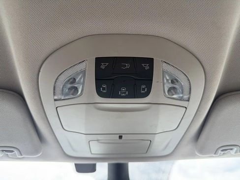 Used 2023 Chrysler Pacifica Touring-L image 20
