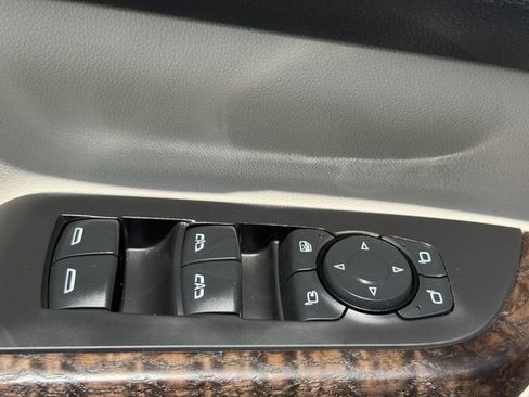 Used 2021 GMC Acadia Denali w/ Denali Ultimate Package AWD/4WD image 21