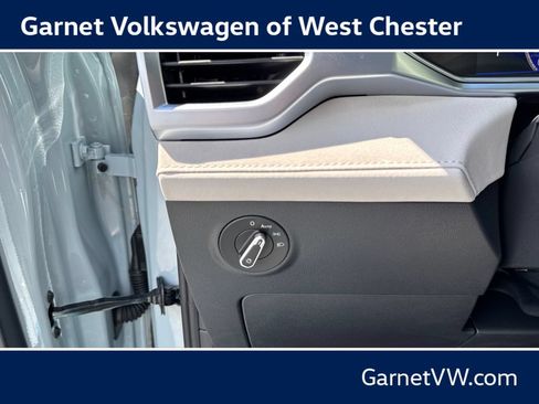 New 2026 Volkswagen Taos SE AWD/4WD image 32