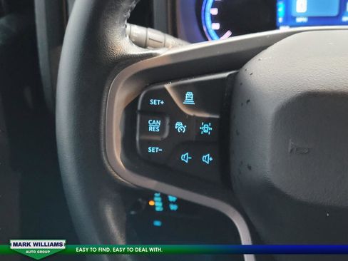 Used 2023 Ford Bronco Badlands image 11