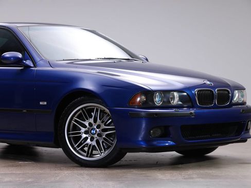 Used 2002 BMW M5 image 9